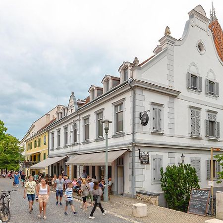 Blaha Rooms Balatonfured Bagian luar foto