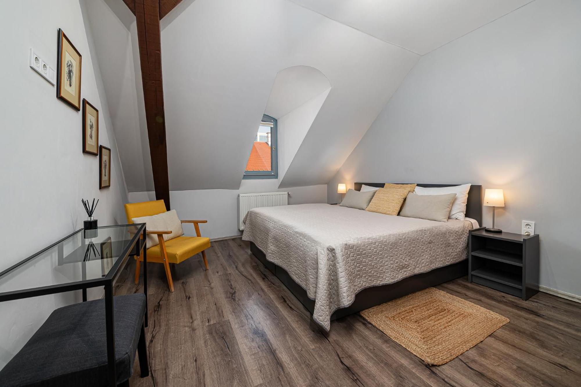 Blaha Rooms Balatonfured Bagian luar foto